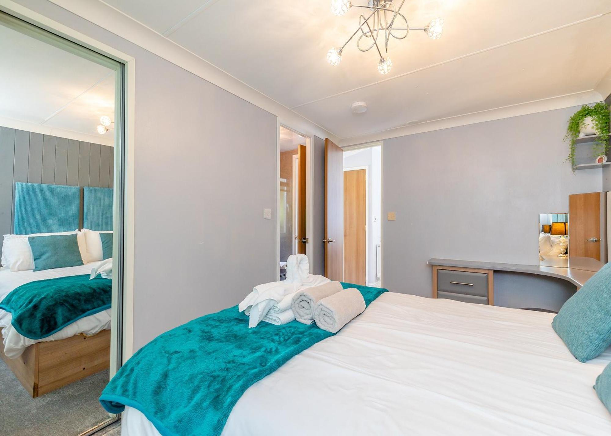 Longnor Wood Holiday Park Esterno foto