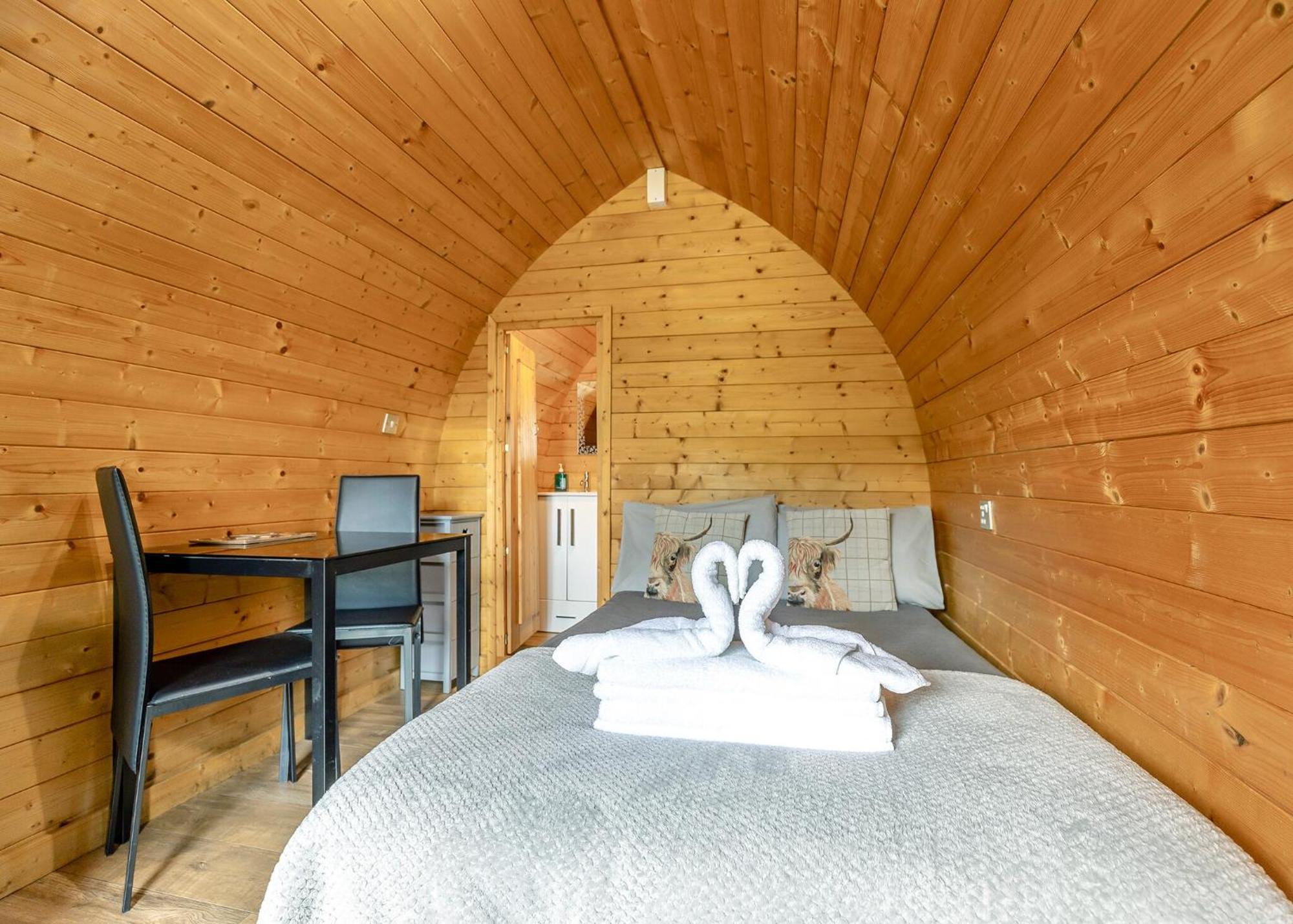 Longnor Wood Holiday Park Esterno foto