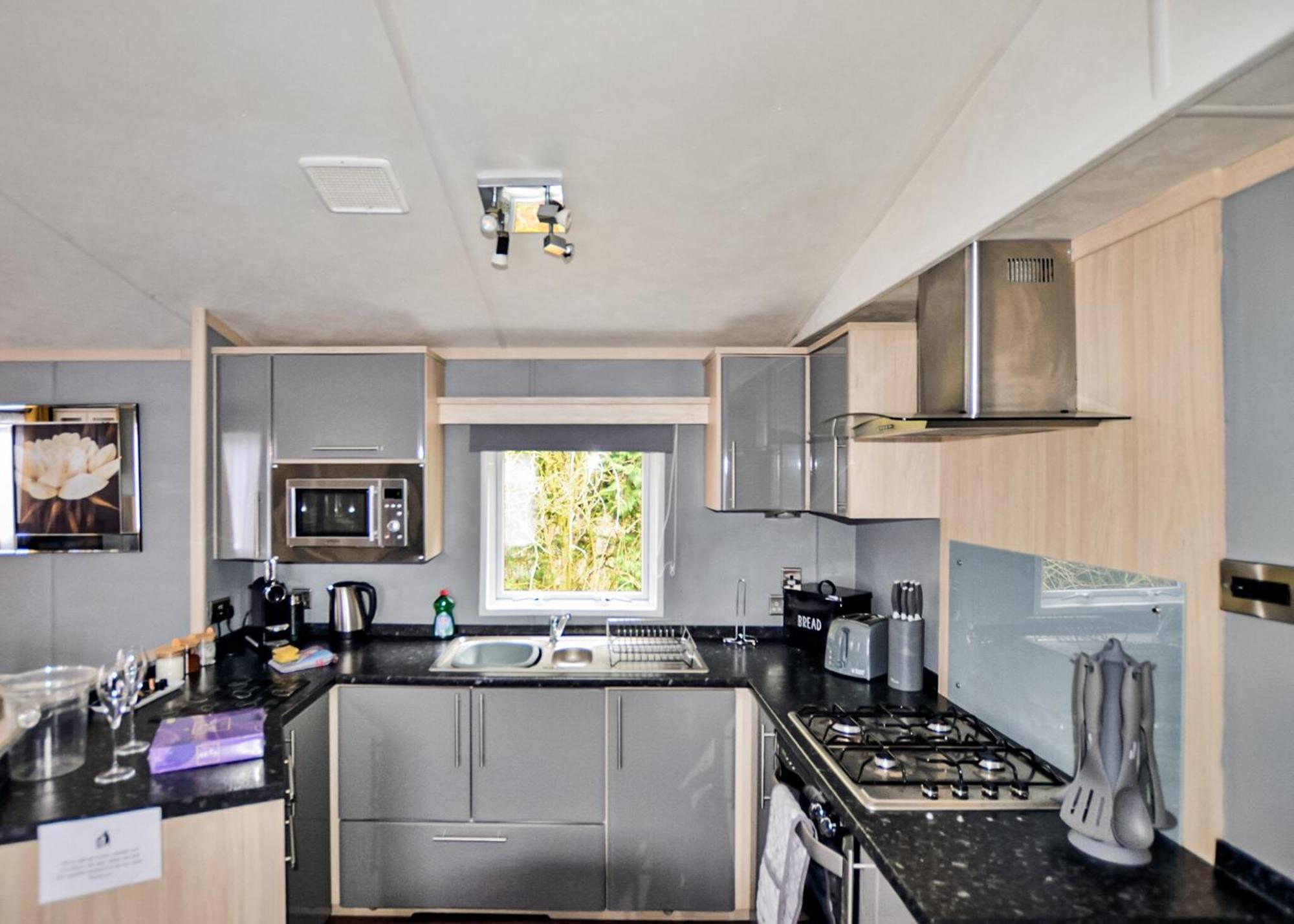 Longnor Wood Holiday Park Esterno foto