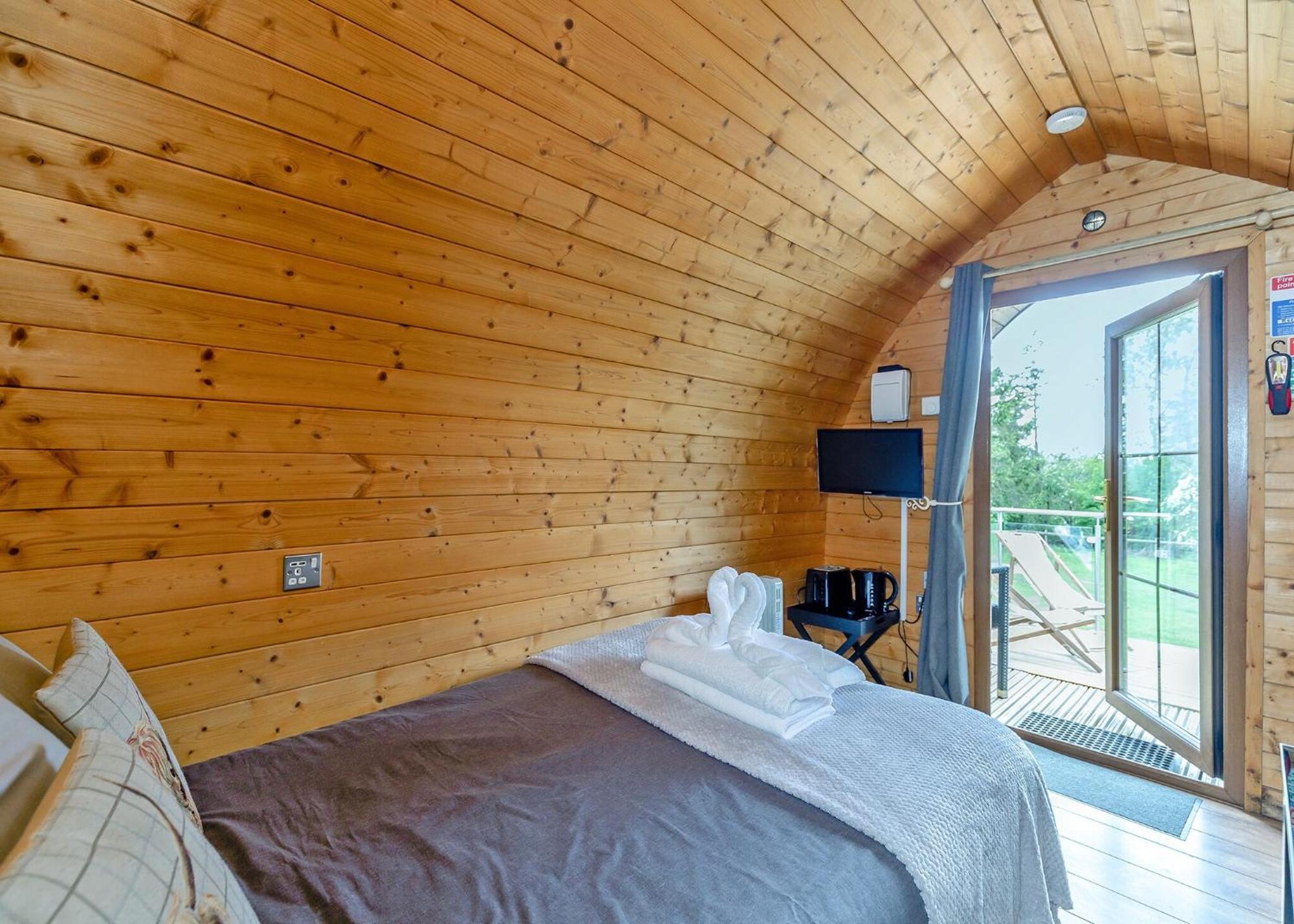 Longnor Wood Holiday Park Esterno foto