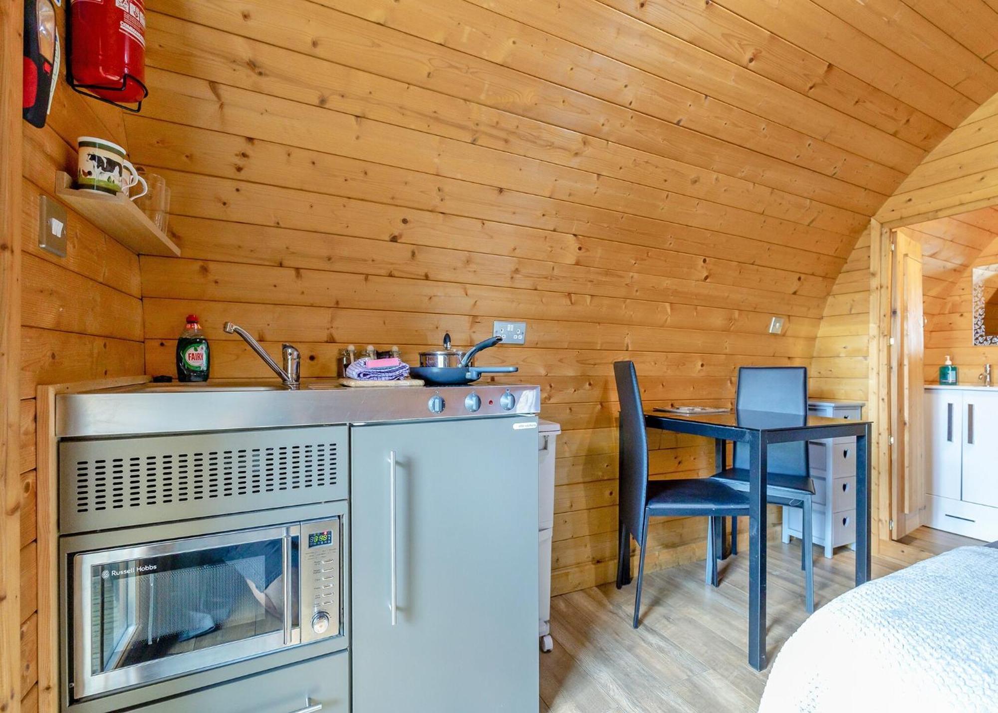 Longnor Wood Holiday Park Esterno foto