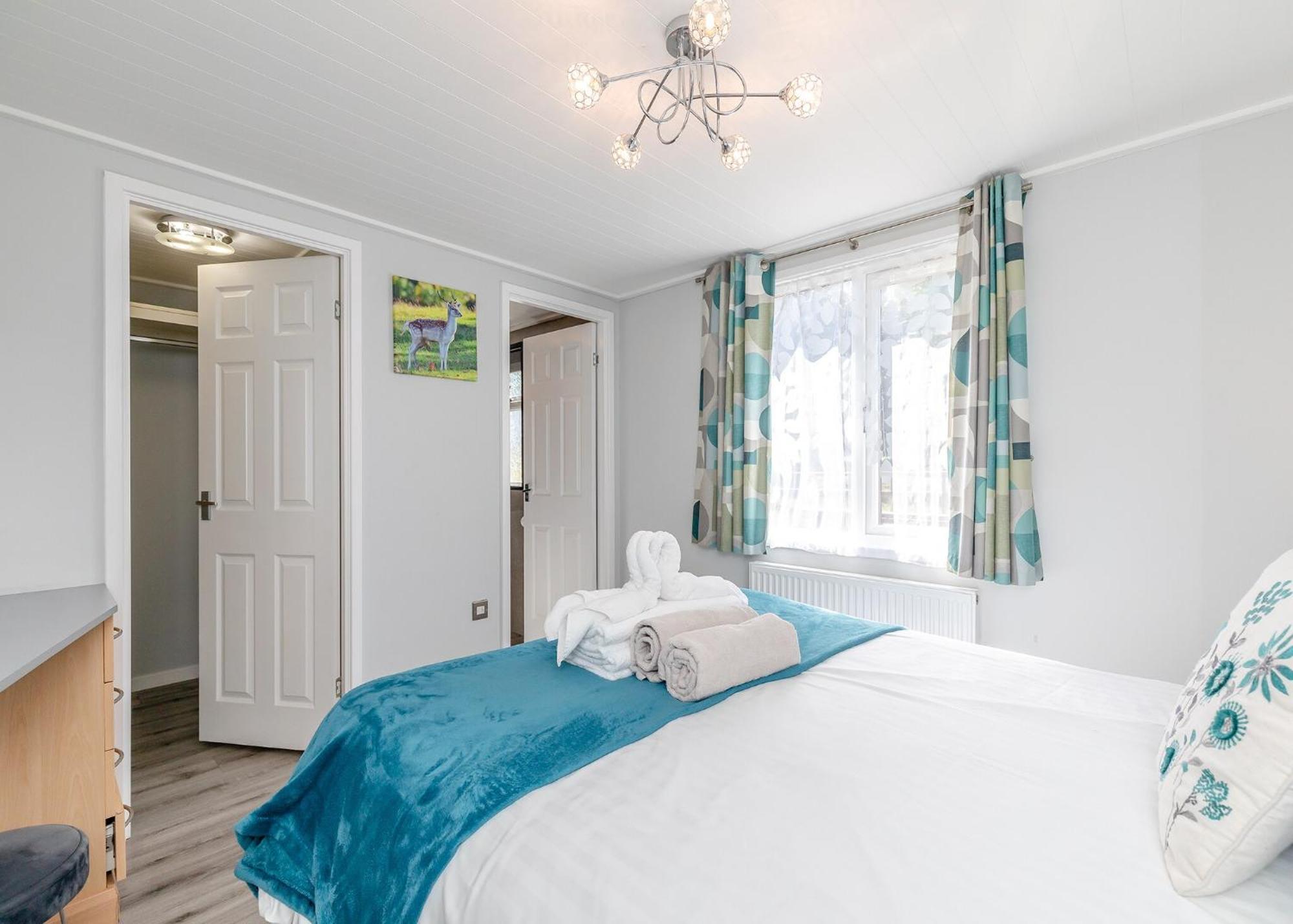 Longnor Wood Holiday Park Esterno foto