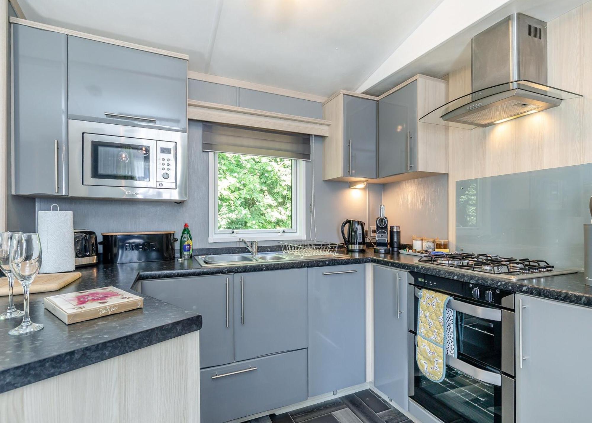 Longnor Wood Holiday Park Esterno foto