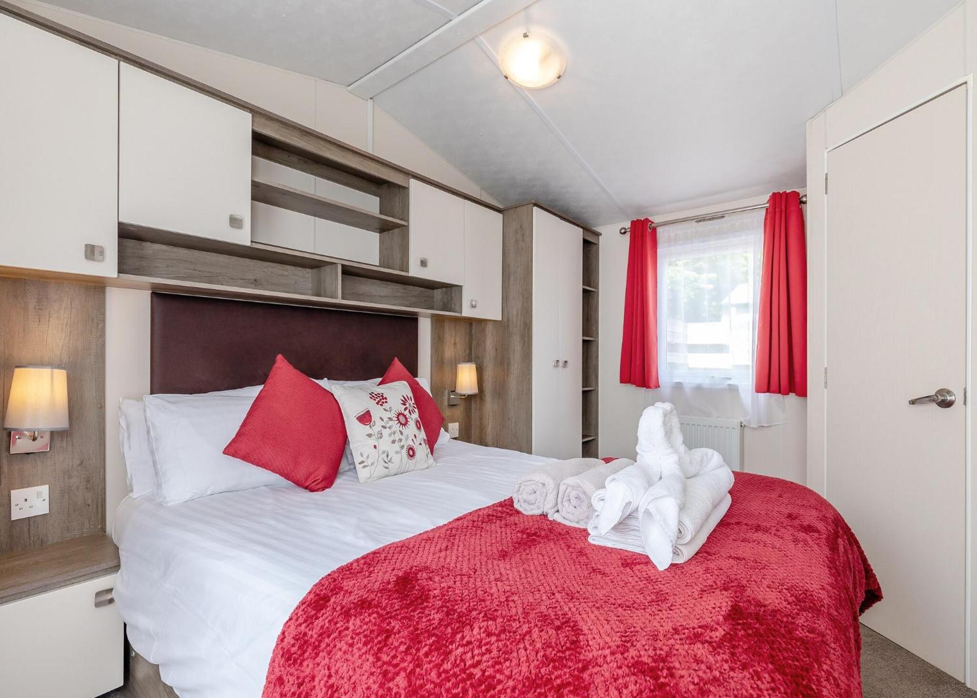 Longnor Wood Holiday Park Esterno foto
