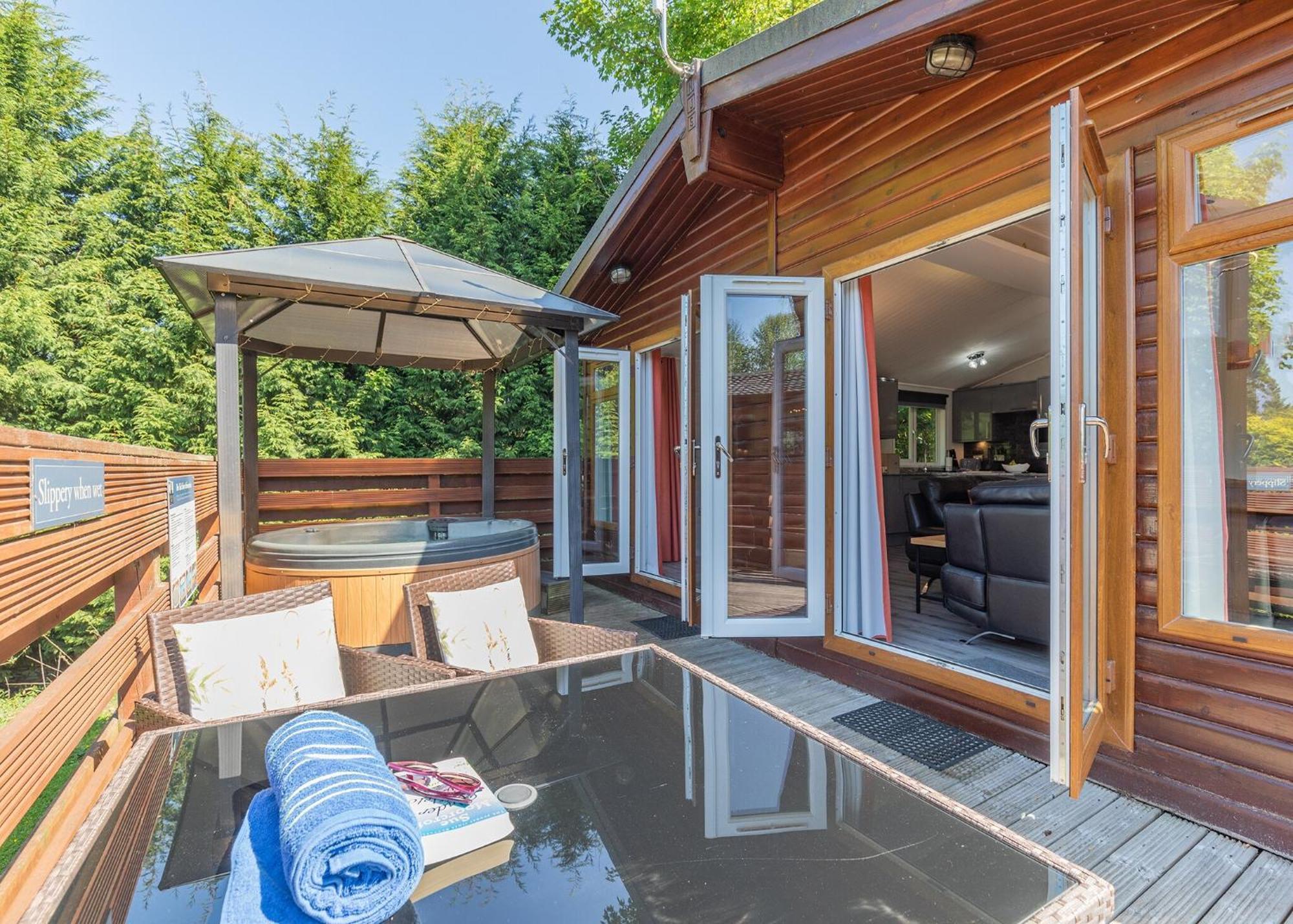 Longnor Wood Holiday Park Esterno foto