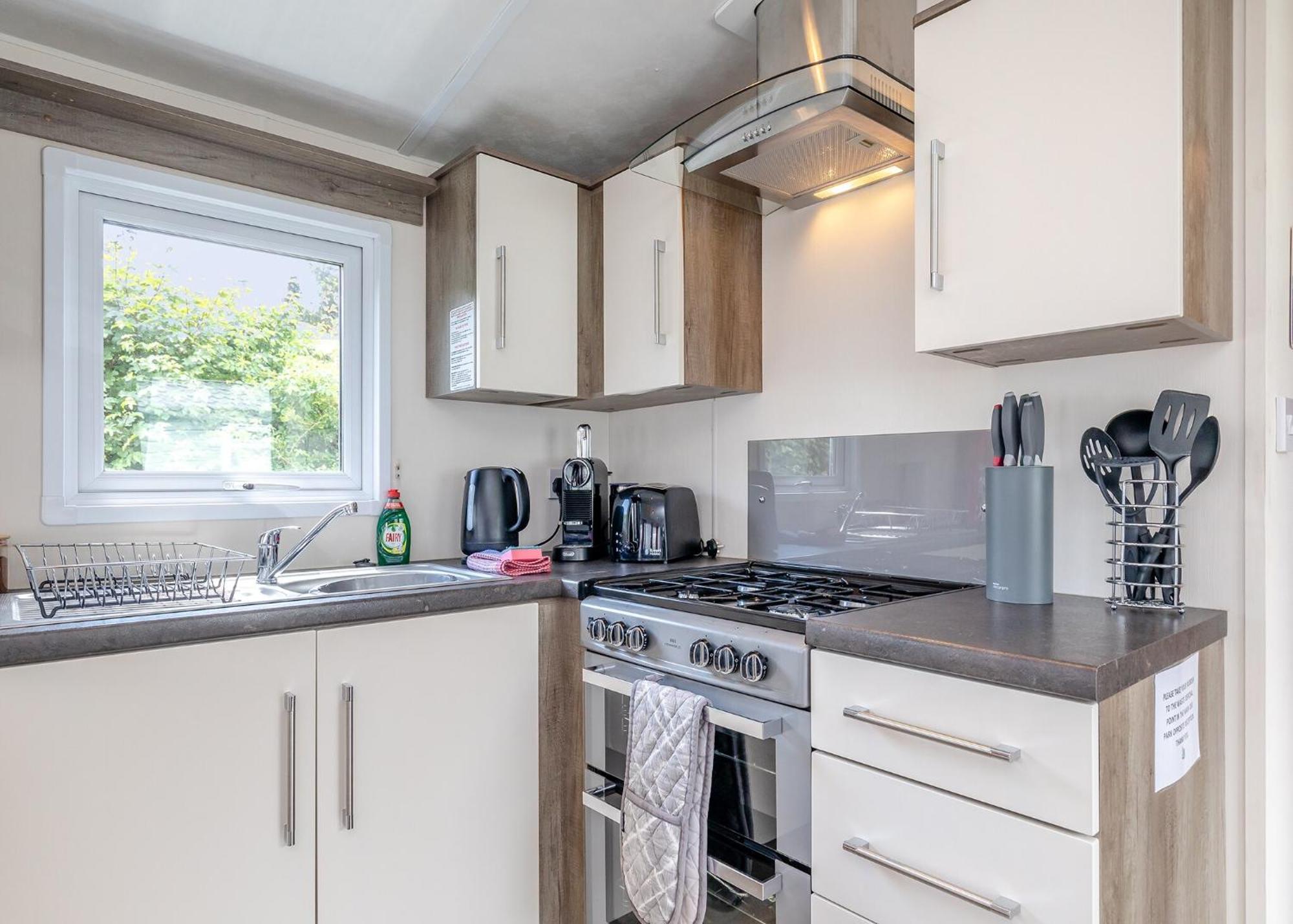 Longnor Wood Holiday Park Esterno foto
