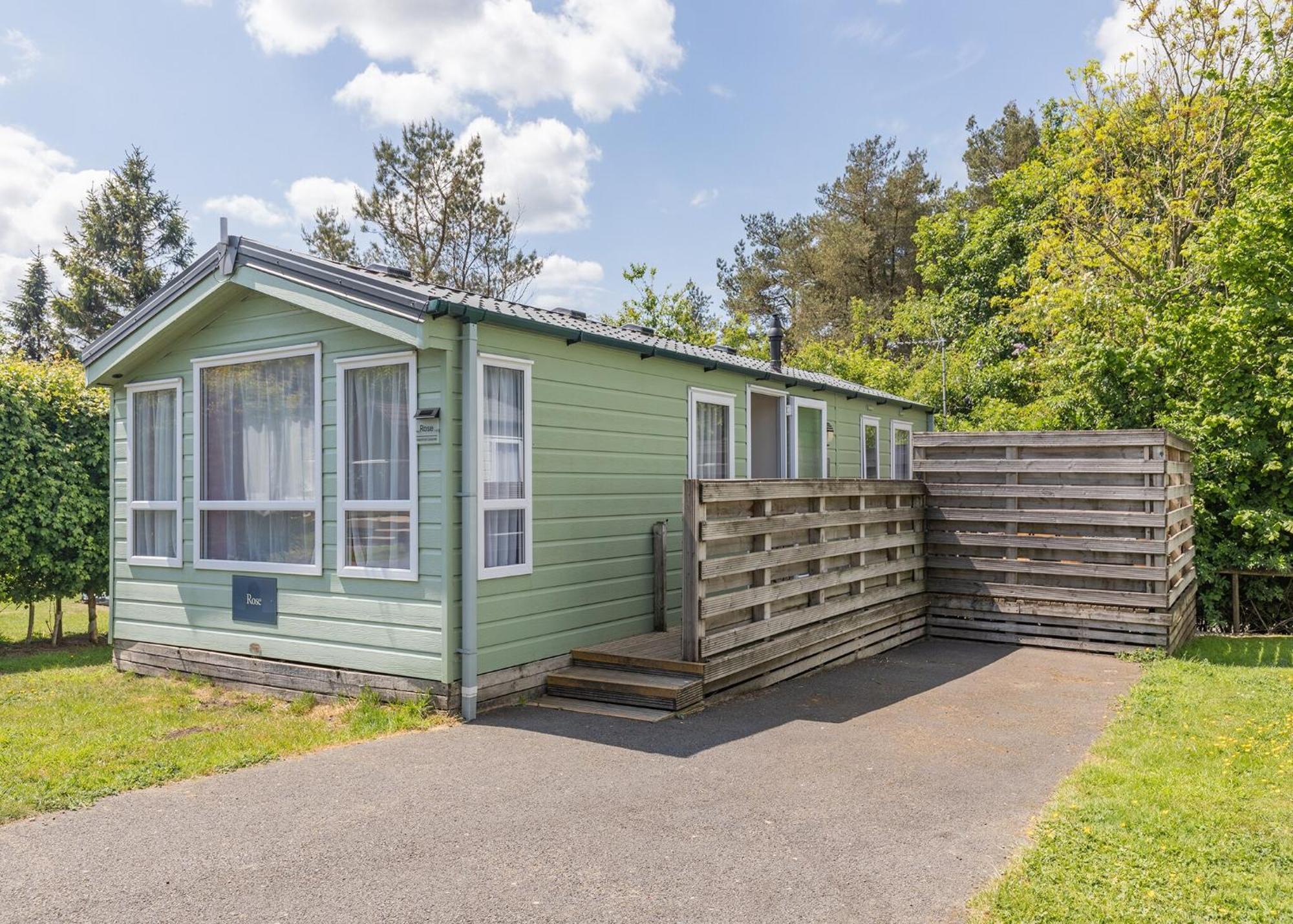 Longnor Wood Holiday Park Esterno foto